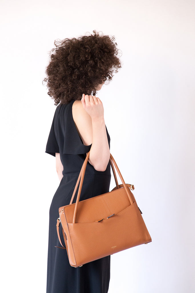 Sleek and functional workbag / business bag - VERDEN STUDIOS - The Skye in desert brown