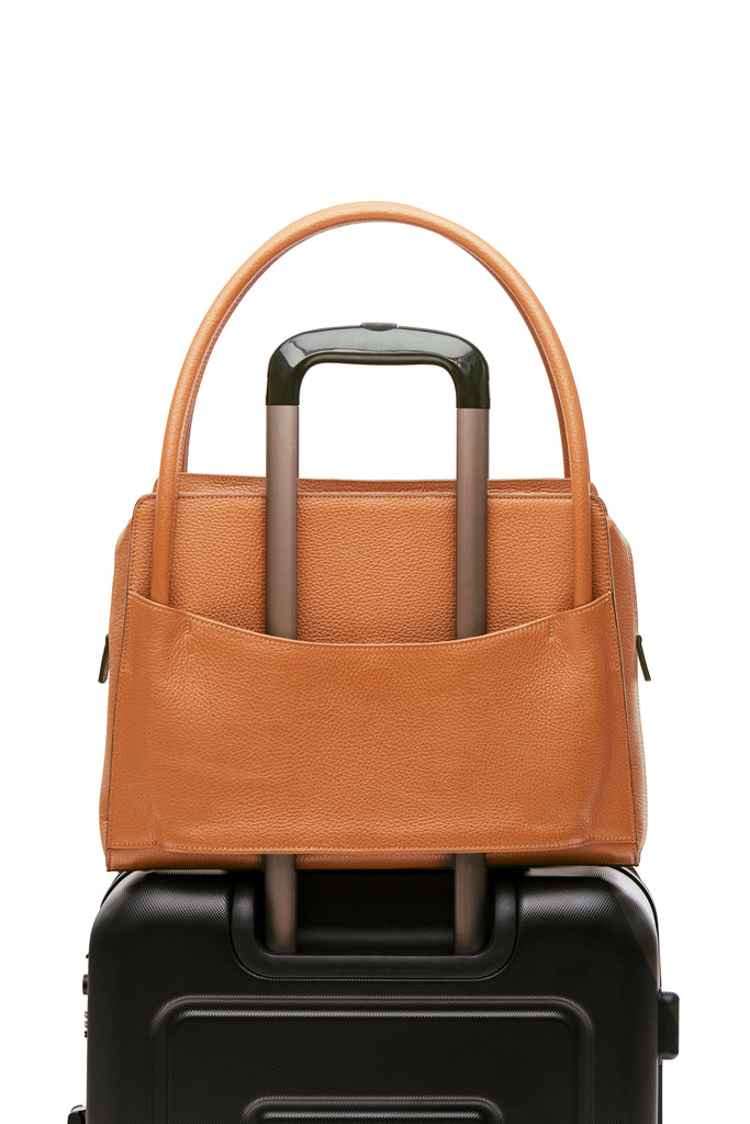 Sleek and functional workbag / business bag - VERDEN STUDIOS - The Skye in desert brown